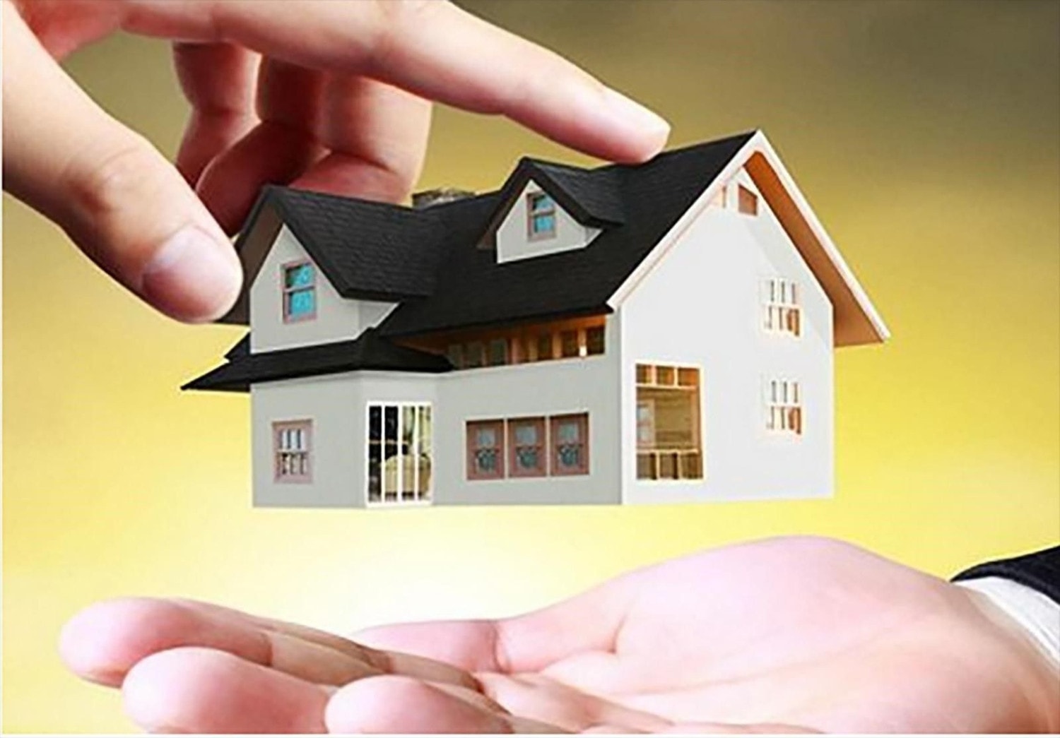 Sở hữu Nhà Quận 5: Bí Mật Giá Tốt & An Toàn